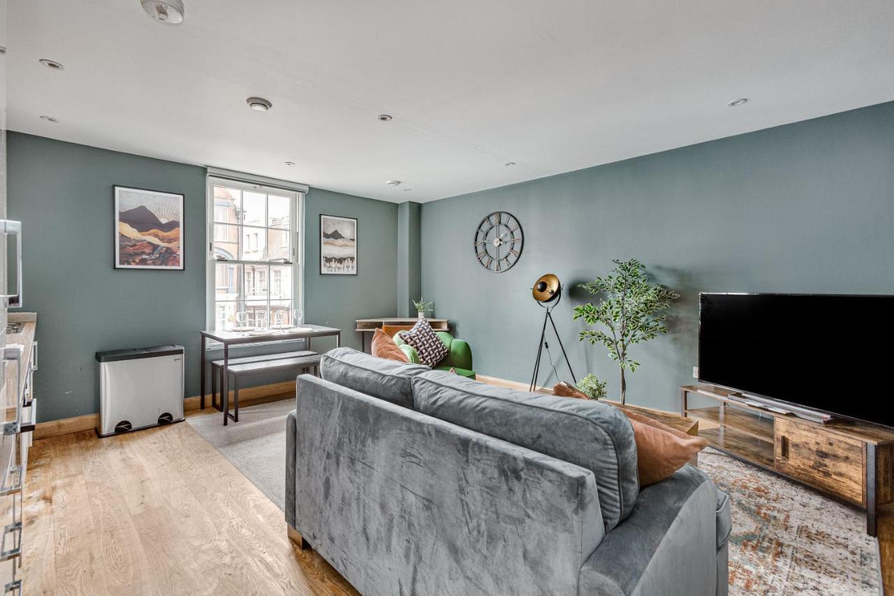 Homely 2 Beds Apt Up To 5 Guests-Wifi By Tent Serviced Apartments Чертси Экстерьер фото